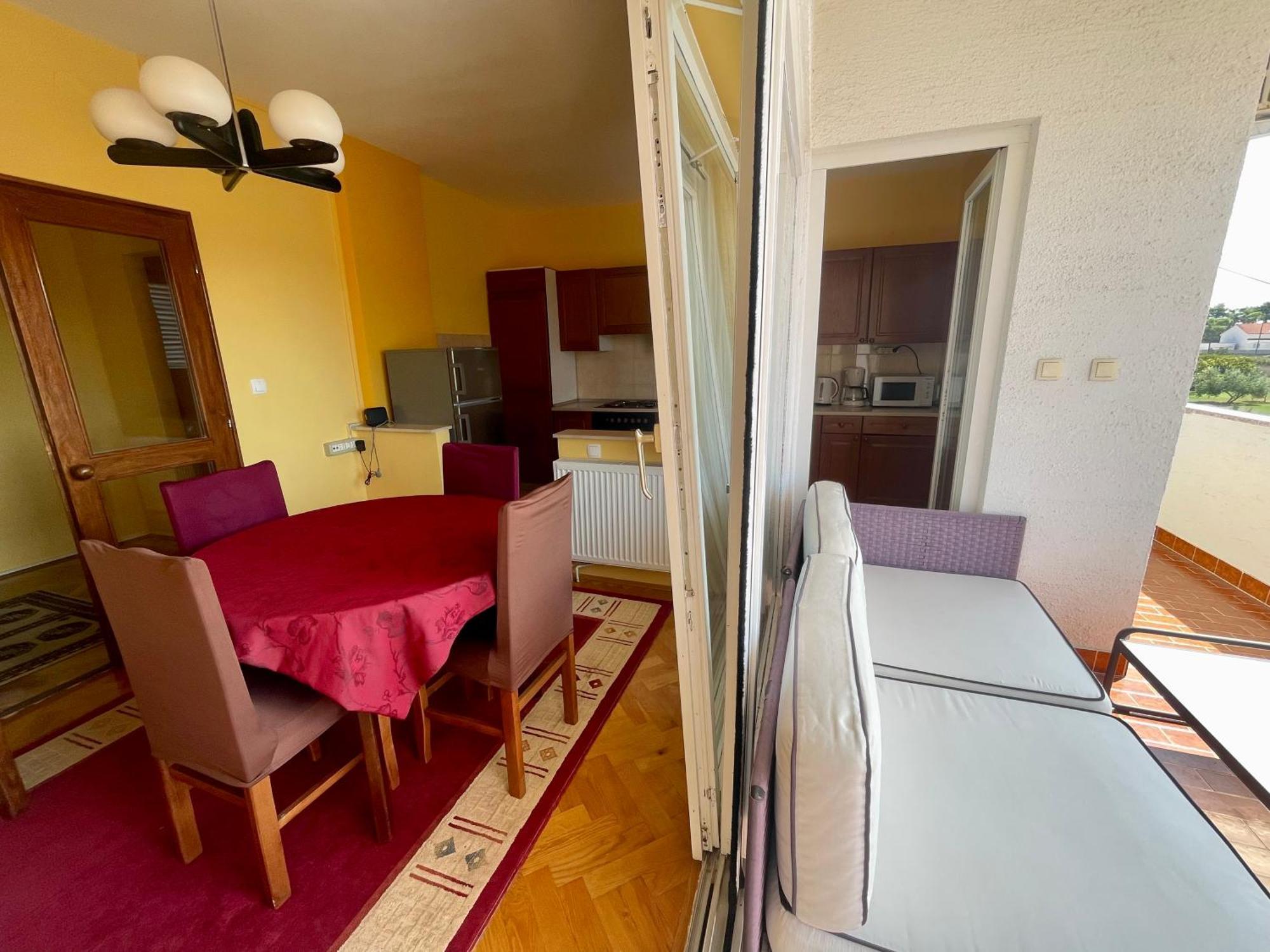 Ana Guest House Nin Exterior photo