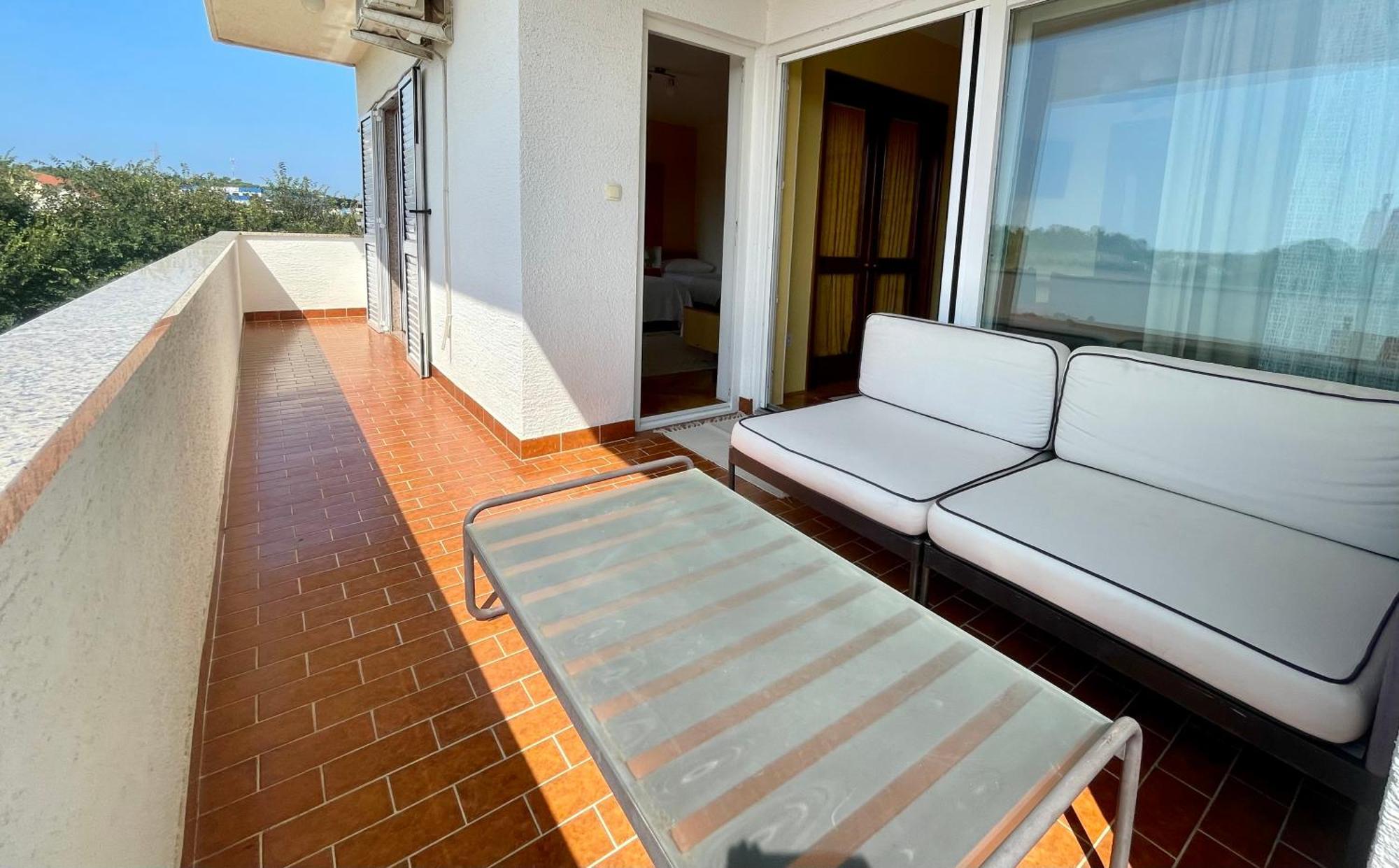 Ana Guest House Nin Exterior photo