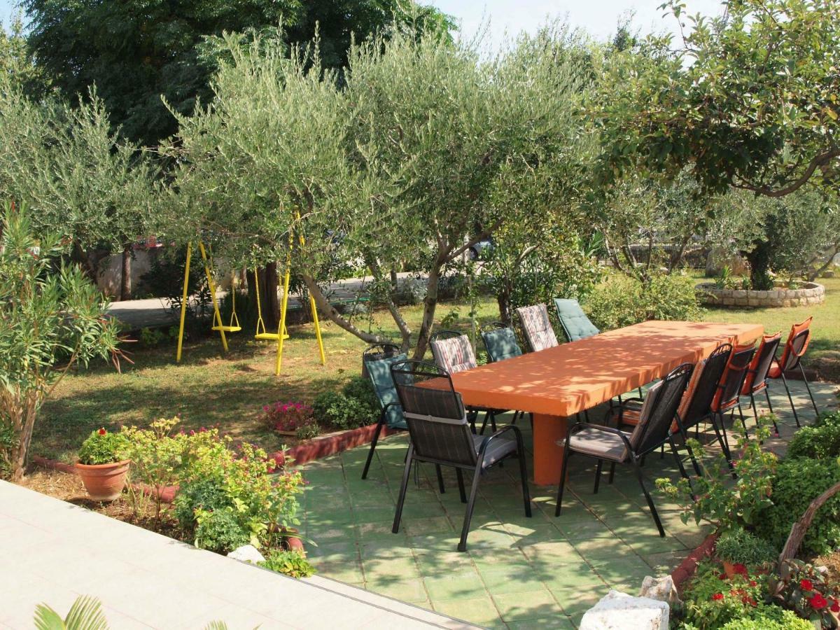 Ana Guest House Nin Exterior photo