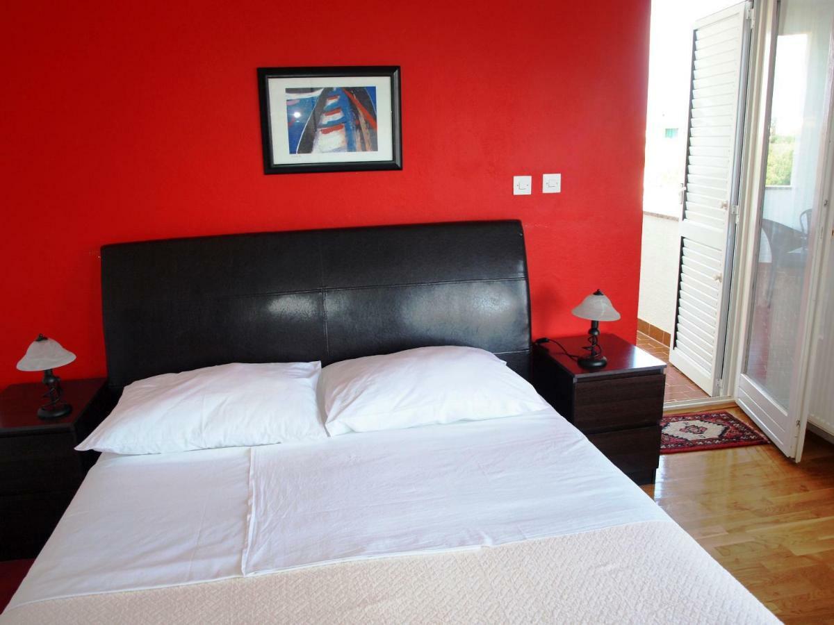 Ana Guest House Nin Exterior photo